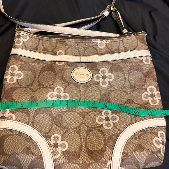 Coach Tan and Cream Crossbody Bag - Picture 3 of 10